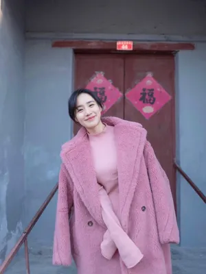 王智清秀甜美街拍图片_2