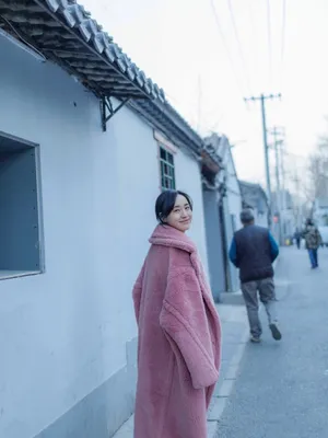 王智清秀甜美街拍图片_5