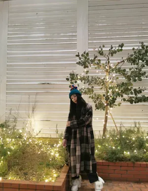 柳岩清秀俏皮私服写真图片_2