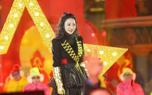 柳岩性感美艳舞台照图片_6