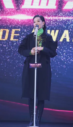 李斯丹妮获奖照图片_3
