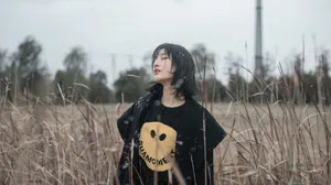 赵圆瑗田野意境写真图片_3