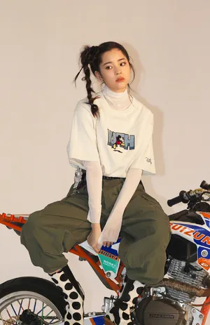 欧阳娜娜时尚鬼马写真图片_3