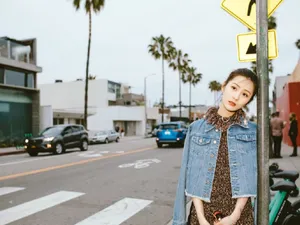 张维娜甜美养眼街拍图片