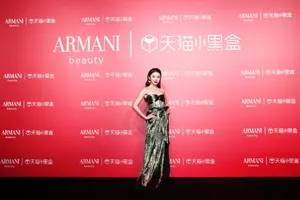 程晓玥阿玛尼活动照性感图片_3