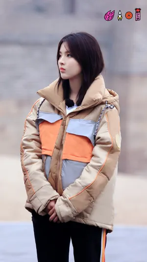 杨超越羽绒服温暖写真图片_2