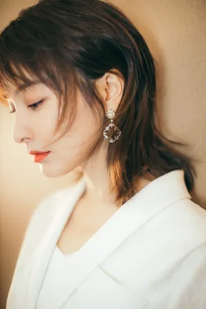 吴昕纯白清新靓丽写真图片_4