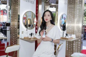 韩雪白裙优雅品牌活动图片_4