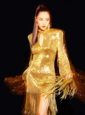 钟楚曦金色流苏礼裙性感写真图片_1