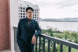 于和伟熟男风绅士写真图片