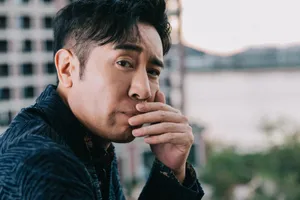 于和伟熟男风绅士写真图片_3