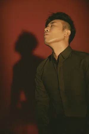 于和伟帅气型男写真图片_2