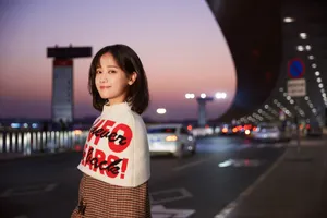 郑湫泓时髦个性机场照图片_1