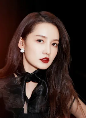 李沁黑色系薄纱性感写真图片_2