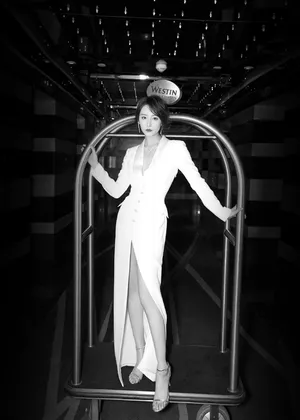 李纯深v礼服性感写真图片_8