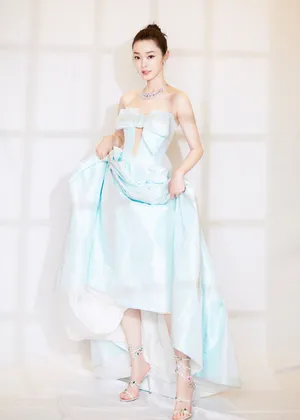 宋轶抹胸长裙性感诱惑写真_4