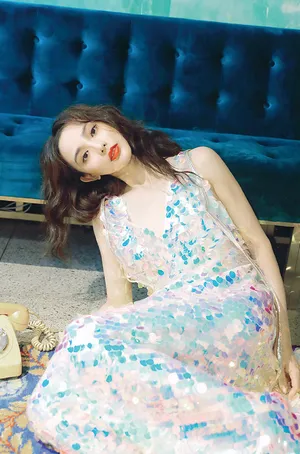 彭小苒性感妩媚写真图片_4