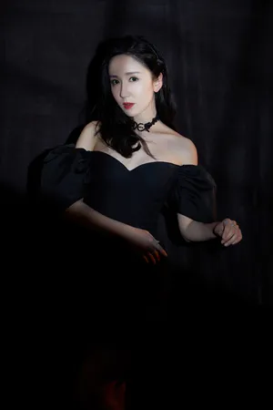 娄艺潇成熟性感写真图片_3