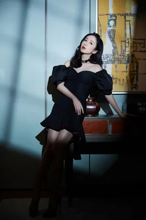 娄艺潇成熟性感写真图片_5