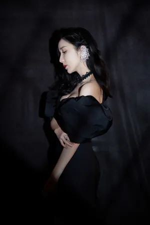 娄艺潇成熟性感写真图片_7