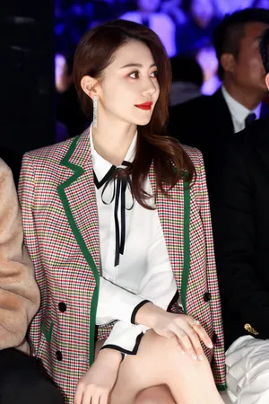 黄梦莹格纹西装飒美写真图片_7