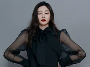 江疏影复古红唇性感写真图片_2