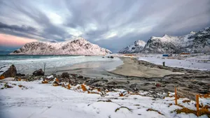 海边冰雪风景图片_11