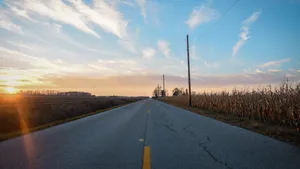 高清笔直的公路图片_4
