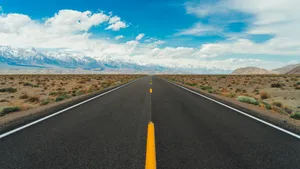 高清笔直的公路图片_9