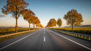 高清笔直的公路图片_10