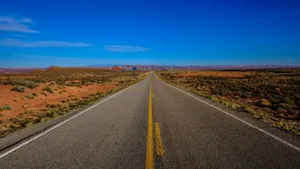 高清笔直的公路图片_13