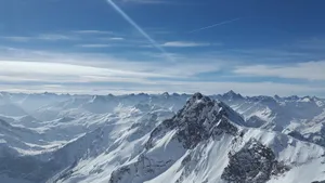 自然雪山风景图片大图_4