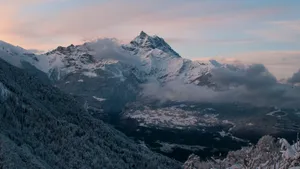 自然雪山风景图片大图_14