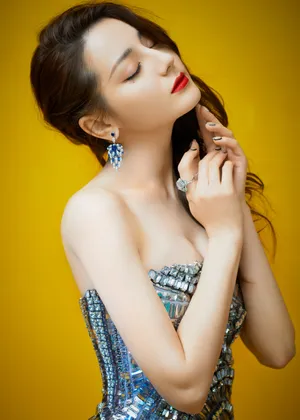 迪丽热巴柔美靓丽写真图片_4