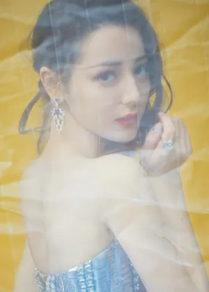 迪丽热巴薄纱朦胧性感写真图片_4