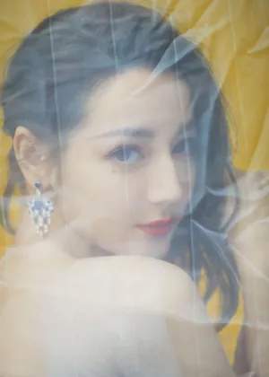 迪丽热巴薄纱朦胧性感写真图片_7