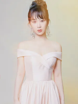 杨紫樱花粉裙唯美浪漫写真图片_5