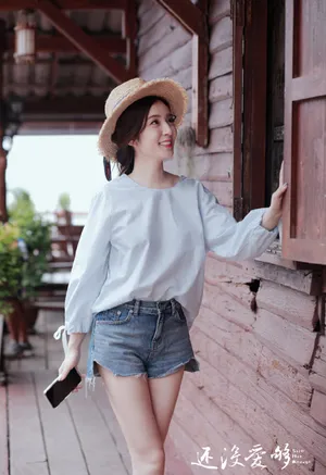 王晓晨《还没爱够》甜美剧照图片_3