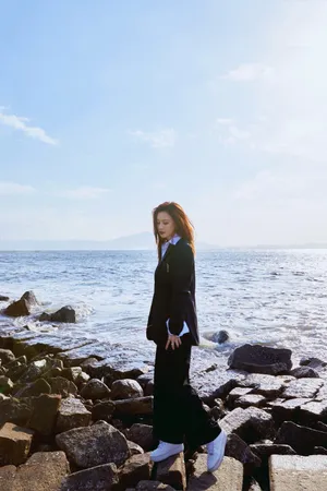 尚语贤英气海边性感写真图片_5