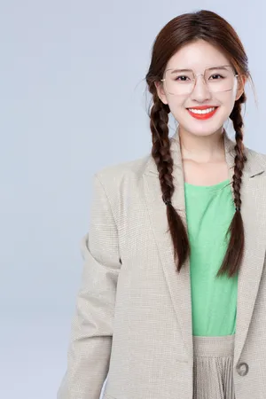 赵露思甜美文艺写真图片_3