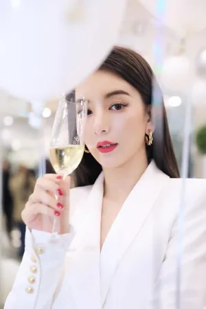 方媛御姐范性感写真图片_3