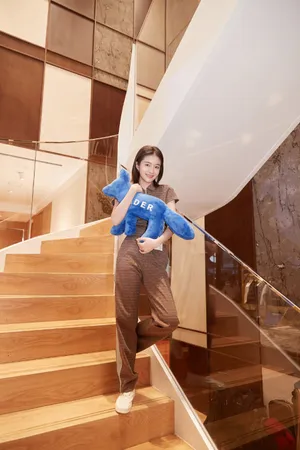 张雪迎甜美性感活动照图片_2