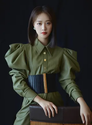 蓝盈莹皮衣酷美写真图片_2