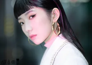 孟美岐个性齐刘海写真图片_2