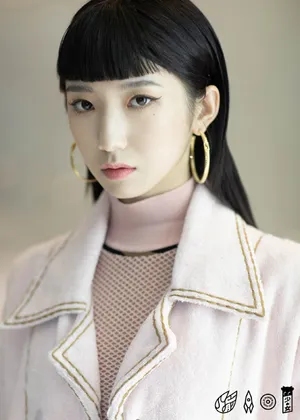 孟美岐个性齐刘海写真图片_3