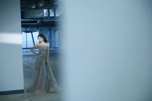 杨幂微博之夜性感魅力图片_5