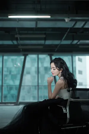 杨幂优雅身姿性感迷人活动照图片