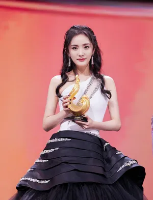 杨幂优雅身姿性感迷人活动照图片_10
