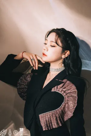 火箭少女101微博之夜甜美写真图片_6