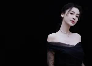 angelababy黑花裙优雅性感写真图片_3